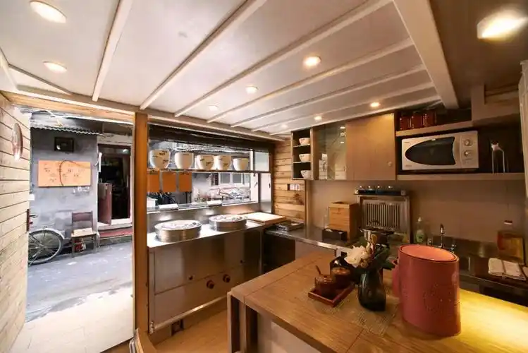 纸片楼里的家夹缝中的水晶宫魔都君希望各位住客在挑选住所的时候要