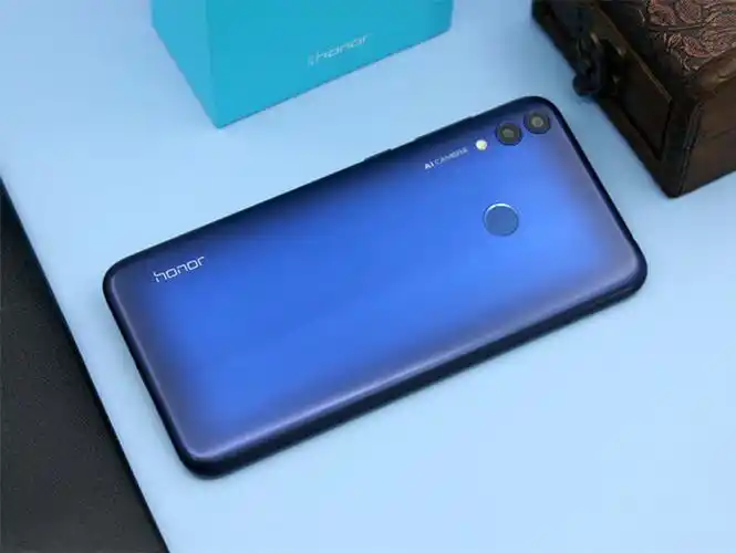 华为honor/荣耀畅玩8c 4000毫安全面屏4g全网通人脸解锁华为手机