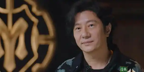 花花公子郑钧:情人无数,离异后娶小15岁娇妻,他玩够了?