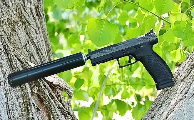 消音器高精度外加十七发弹匣捷克的这种手枪能否成为特战新宠