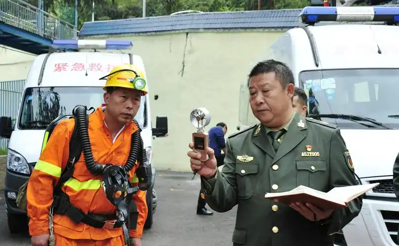 贵州煤矿安全监察局到火铺矿开展矿山救护队质量标准化达标检查