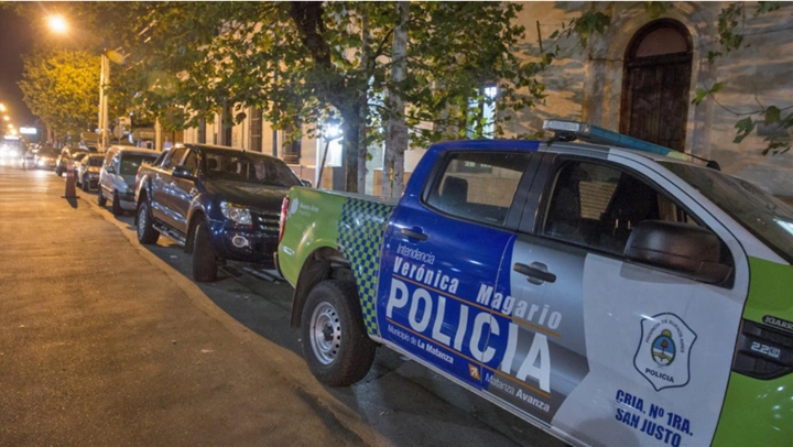 阿根廷市长们的"新时尚":将名字印在政府的公共用车上