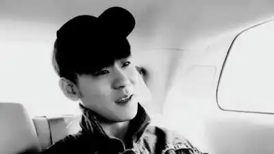 张云雷黑白剧情图抱图dd