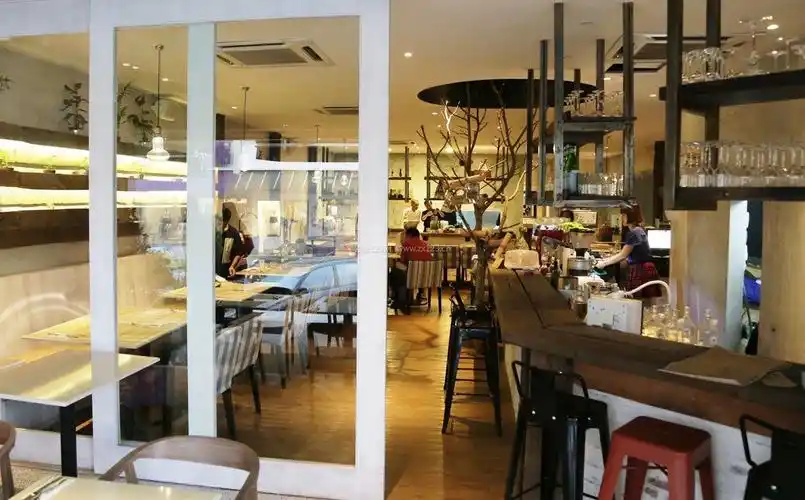 餐厅门面玻璃门装修效果图片