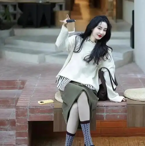 学会6个穿衣搭配技巧,这个秋天美出高级感!