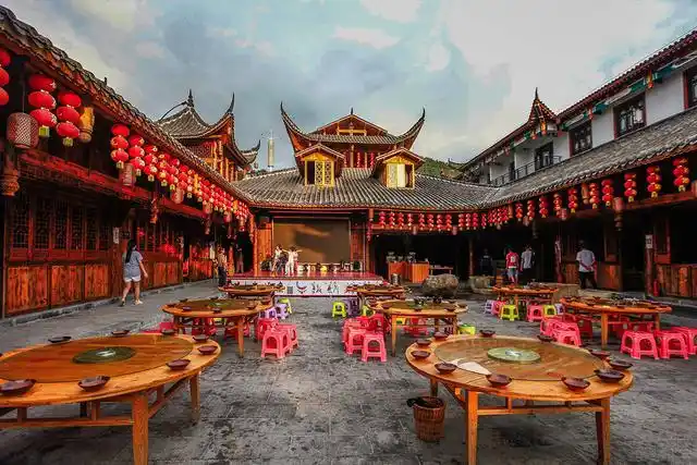 恩施一景区走红,是全国土家族文化聚集地,众多游客来此游玩