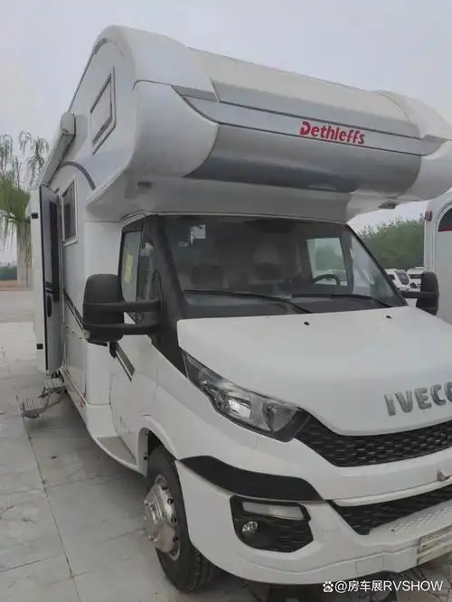 首次参展全国仅此一台车长9米的进口德福c型房车有什么魅力