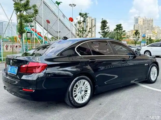 16宝马525li 本地老板一手车,11万多公里,右边前门更