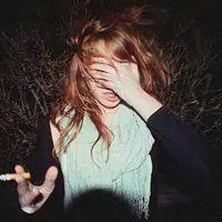 女生吐烟圈头像霸气点击鼠标右键下载