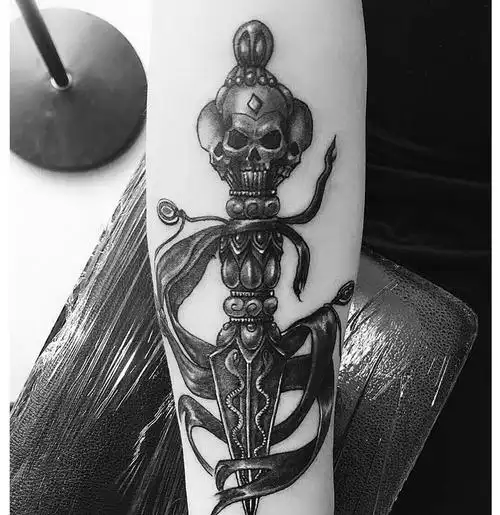 降魔杵纹身图片_新传统降魔杵纹身图案