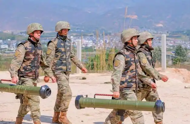 印度蠢蠢欲动,20万解放军陆军两线牵制,已经实现全向压制?