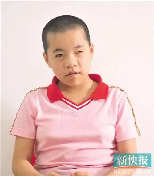 在广州市白云区京溪街流浪,被京溪派出所民警护送来儿保中心救助保护