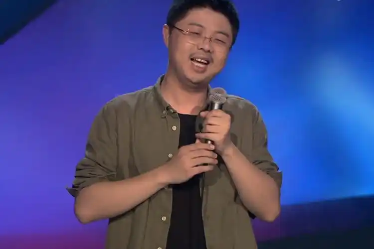 呼兰参加线下脱口秀,只有买票才能看,现场爆笑不断