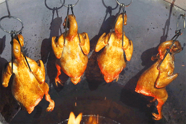 外脆肉嫩保留原汁桂平最攒劲的烤鸡非这家莫属