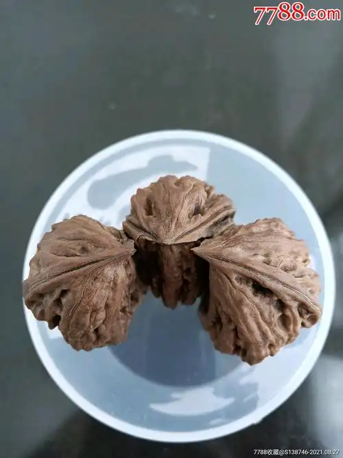东北野生楸子核桃三连体_文玩核桃_第3张_7788核雕收藏