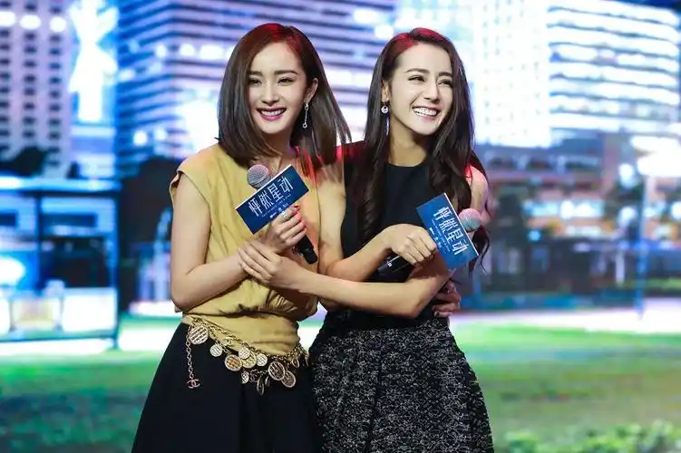 原创刘德华力捧她一年,刘嘉玲还因她差点分手,她却做了这么一件事!