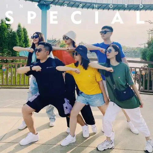 迷惑沙雕照 | 让人记忆深刻的六人拍照姿势_拍照_墨镜_拍照姿势不重样