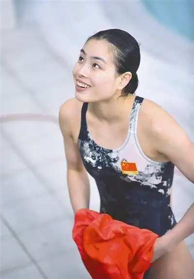 跳水冠军吴敏霞,自曝曾遭郭晶晶"欺辱",如今爱情事业双丰收