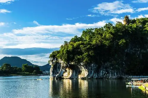 百看不厌象鼻山