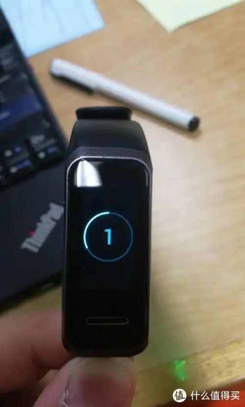 华为手环4年轻人第一次体验ota升级的穿戴设备