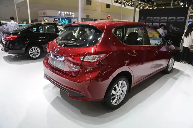 东风日产骐达,10万级别炫动两厢车,车展实拍!