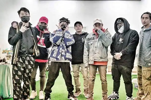 红花会diss杜嘉班纳歌词是什么一首歌曲见证爱国情怀属实很刚