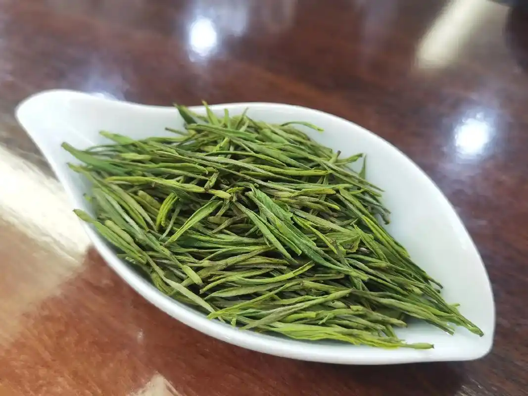 中秋茶礼-安吉白茶.安吉白茶是白化变异品种,入口鲜爽甘甜,有 - 抖音