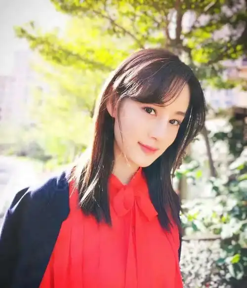 原创有种"整容"叫《旋风少女》方婷宜,当她戴上眼镜,28岁却像18岁