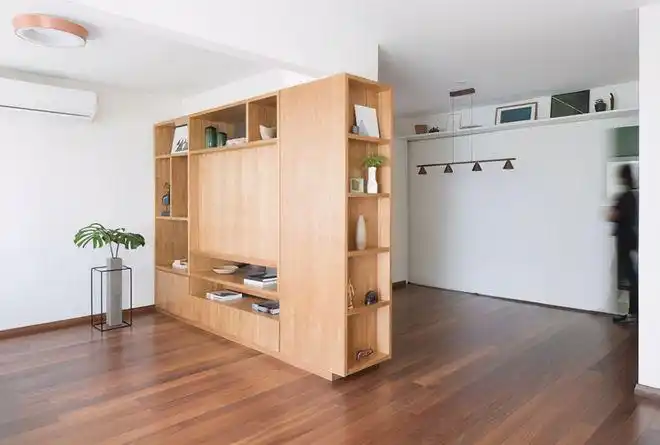 给家里腾出一点空间打个斜角衣柜连体式地台不装门也能多间房