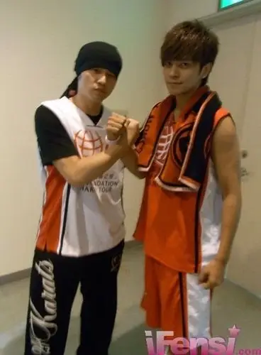 sj成员李东海——虽然官方身高是177,但不止一位见过真人的粉丝回来