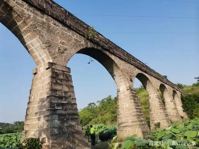 重庆市垫江县高峰镇东风村的一座拱桥