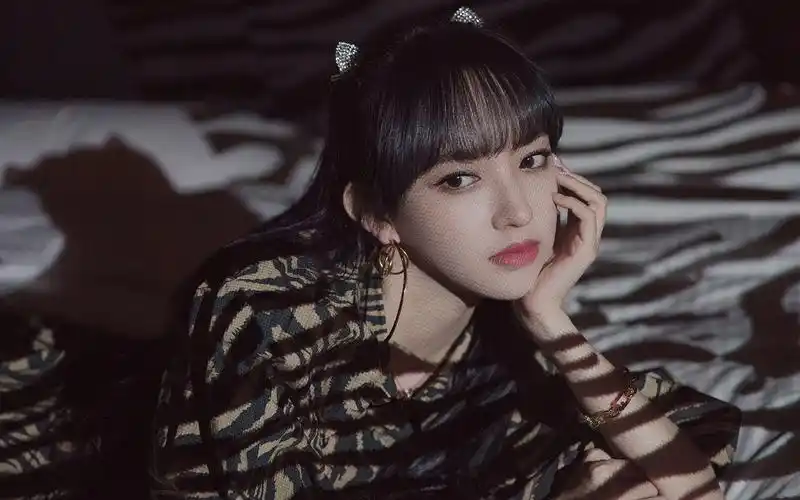 程潇钻石猫女造型高清桌面壁纸