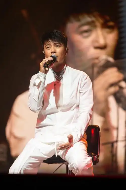 新加坡滨海湾金沙##李克勤##李克勤演唱会 ##李克勤红日##飞花##月半