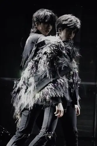 翔霖|严浩翔贺峻霖|tnt|时代少年团|饭拍饭修|图源微博见logo