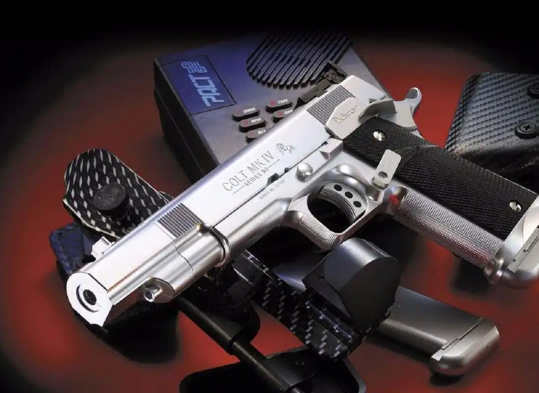 美国柯尔特m2000型手枪的来由