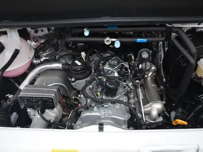 江淮汽车  1.9t 发动机舱