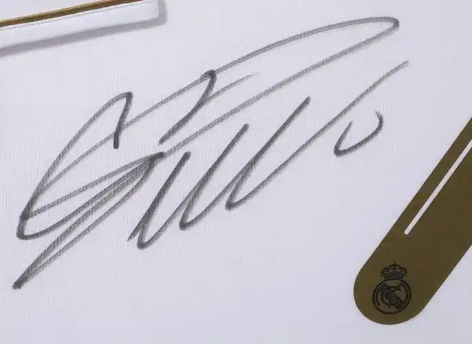 【权威提供】c罗亲笔签名 11-12赛季皇马主场球衣 装裱版