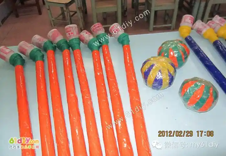 5,曲棍球哑铃就做好了,一起来做运动吧.3,装上米.