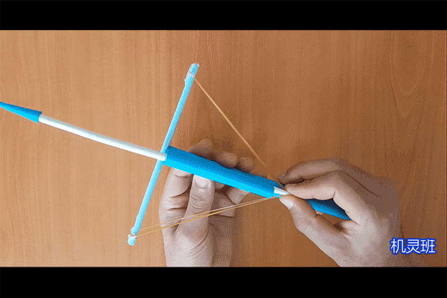 怎么用纸折可以发射的手工迷你弩箭步骤图解