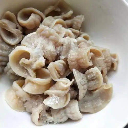 尖椒炒鱼肚,鱼肚爽脆,带点微辣,很下饭