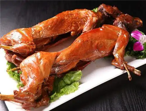 兔肉最好吃的做法大全集(聊兔啖兔浅析兔肉的美食烹饪历程)(10)