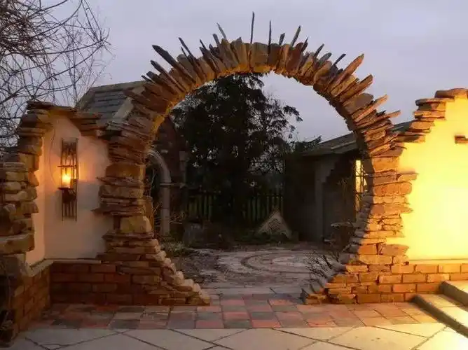 中秋刚过月亮门却火了