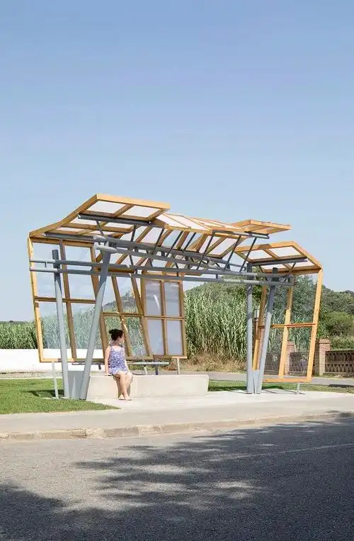 有趣的公交车站设计为城市增添更多精彩