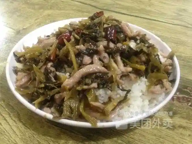 酸菜回锅肉盖浇饭图片