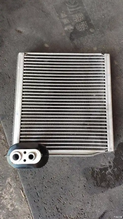 空调蒸发箱泄露,拆修