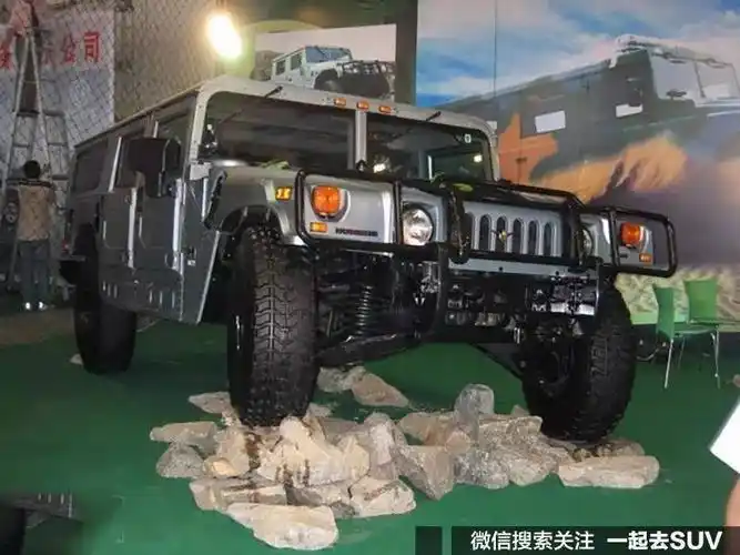 沈飞猎鹰使用的是柴油增压发动机最高车速能达120km/h能通过440毫米的