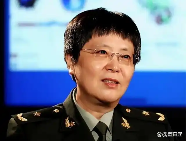 中国女英雄陈薇:丈夫是一名酒厂技术员,也是她的"后勤部长"