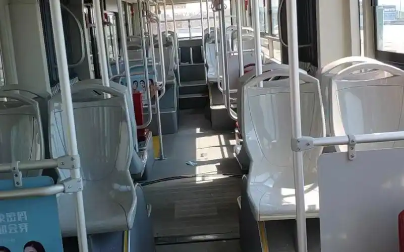 【厦门公交】厦门brt金龙电动铰接内饰 厦门金龙智慧城市之光纯电动