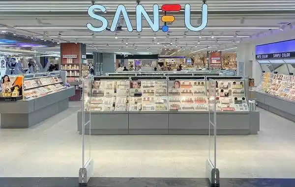 akf&三福碰撞时尚新火花,快来线下打卡吧!_百货_彩妆_生活