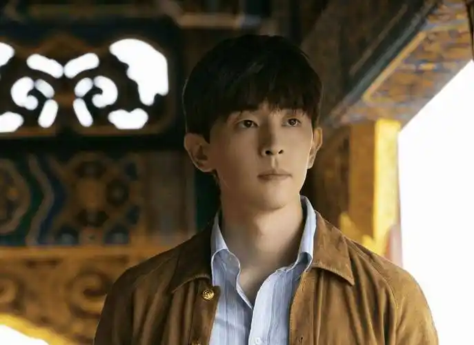 邓伦被称综艺咖,杨紫资源爆棚,而他却瘦的让人心疼_罗云熙_因为_陈钰